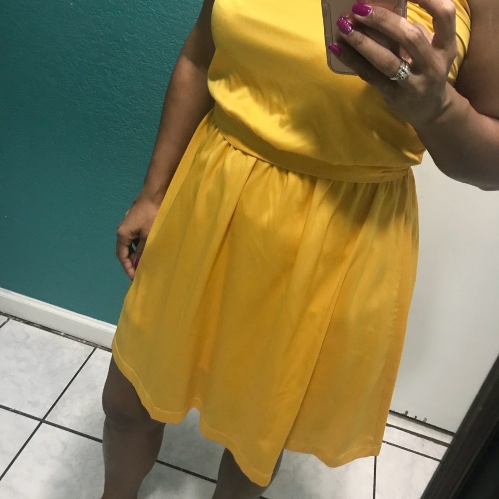 NWT-Yellow strapless dress, silky and fun to wear!